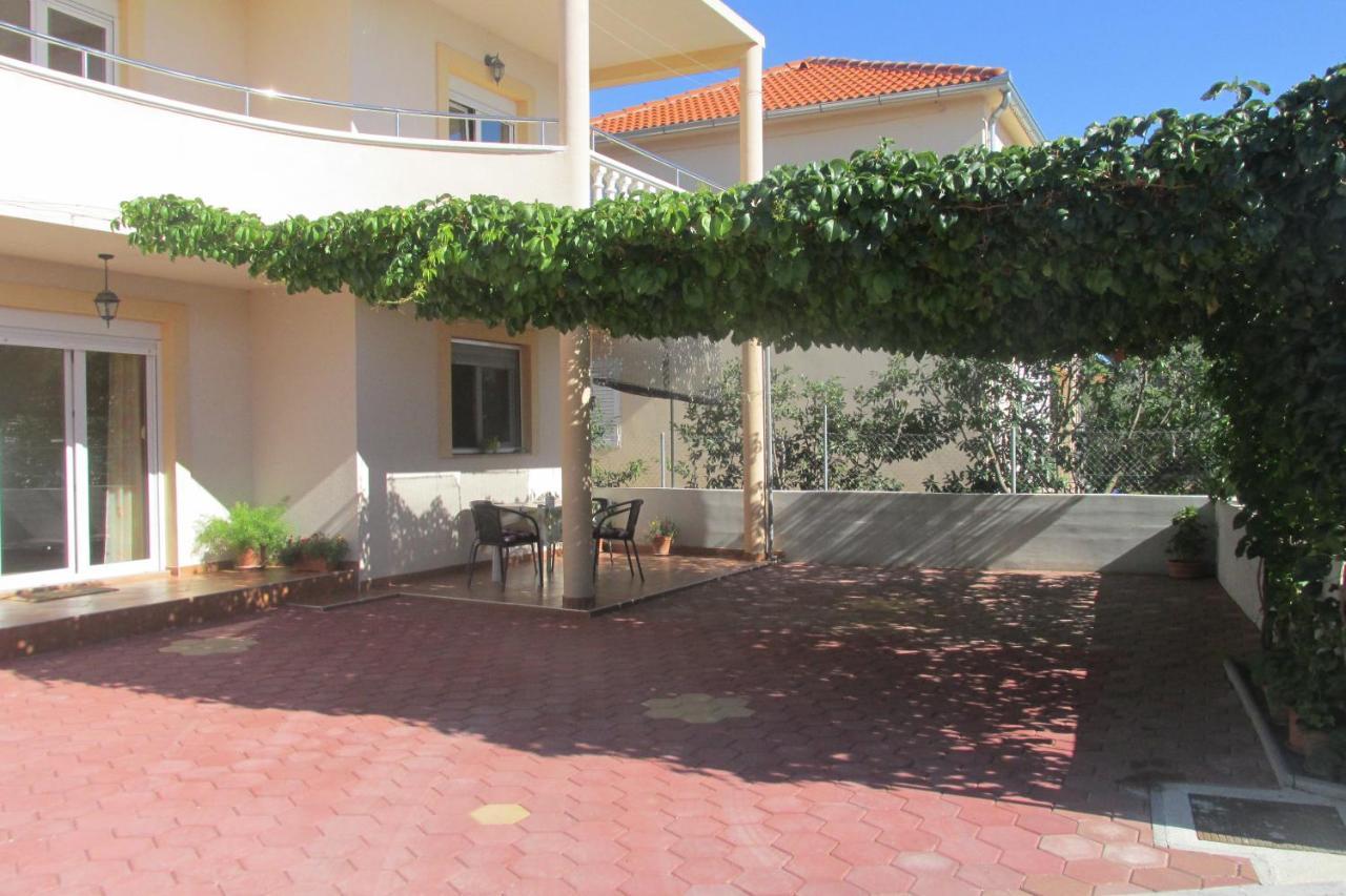 Nives Apartmani Pakoštane Buitenkant foto