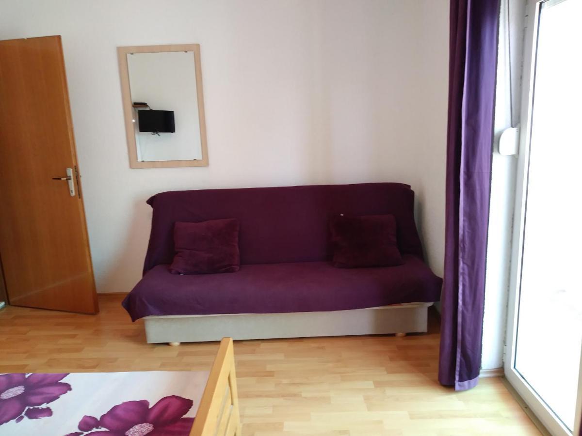 Nives Apartmani Pakoštane Buitenkant foto