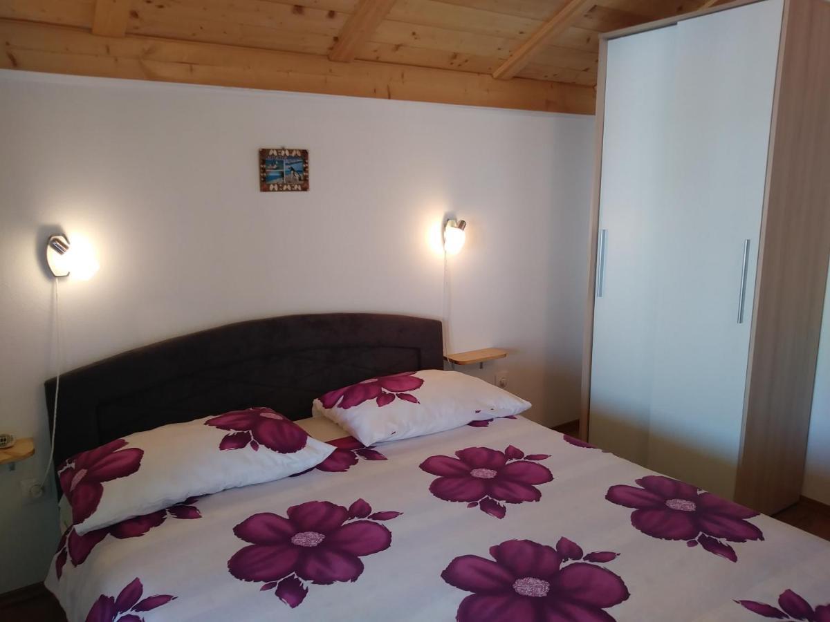 Nives Apartmani Pakoštane Buitenkant foto