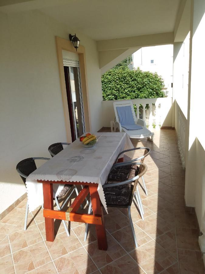 Nives Apartmani Pakoštane Buitenkant foto