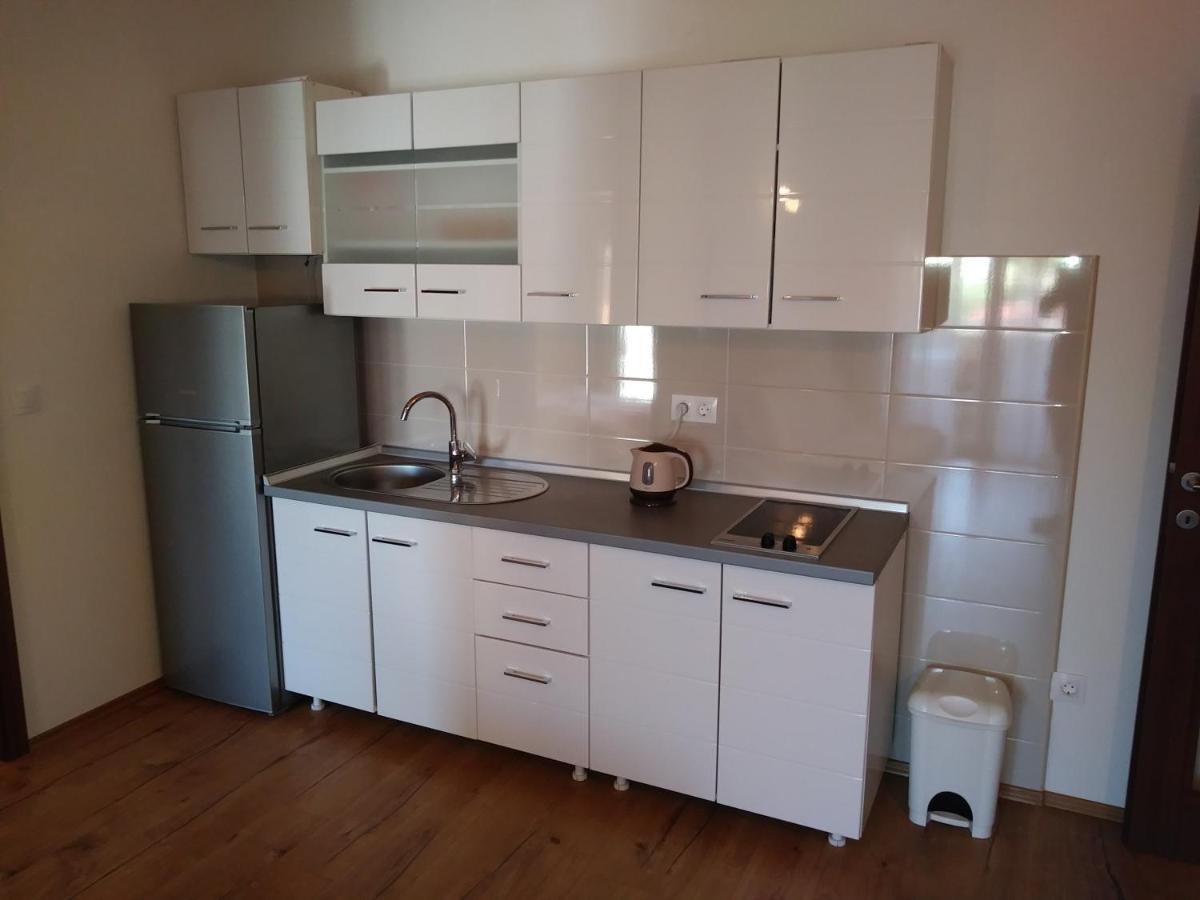 Nives Apartmani Pakoštane Buitenkant foto