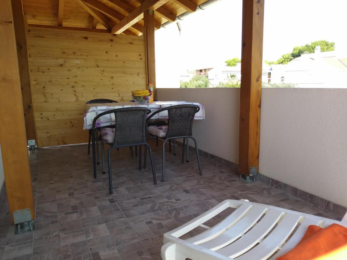 Nives Apartmani Pakoštane Buitenkant foto