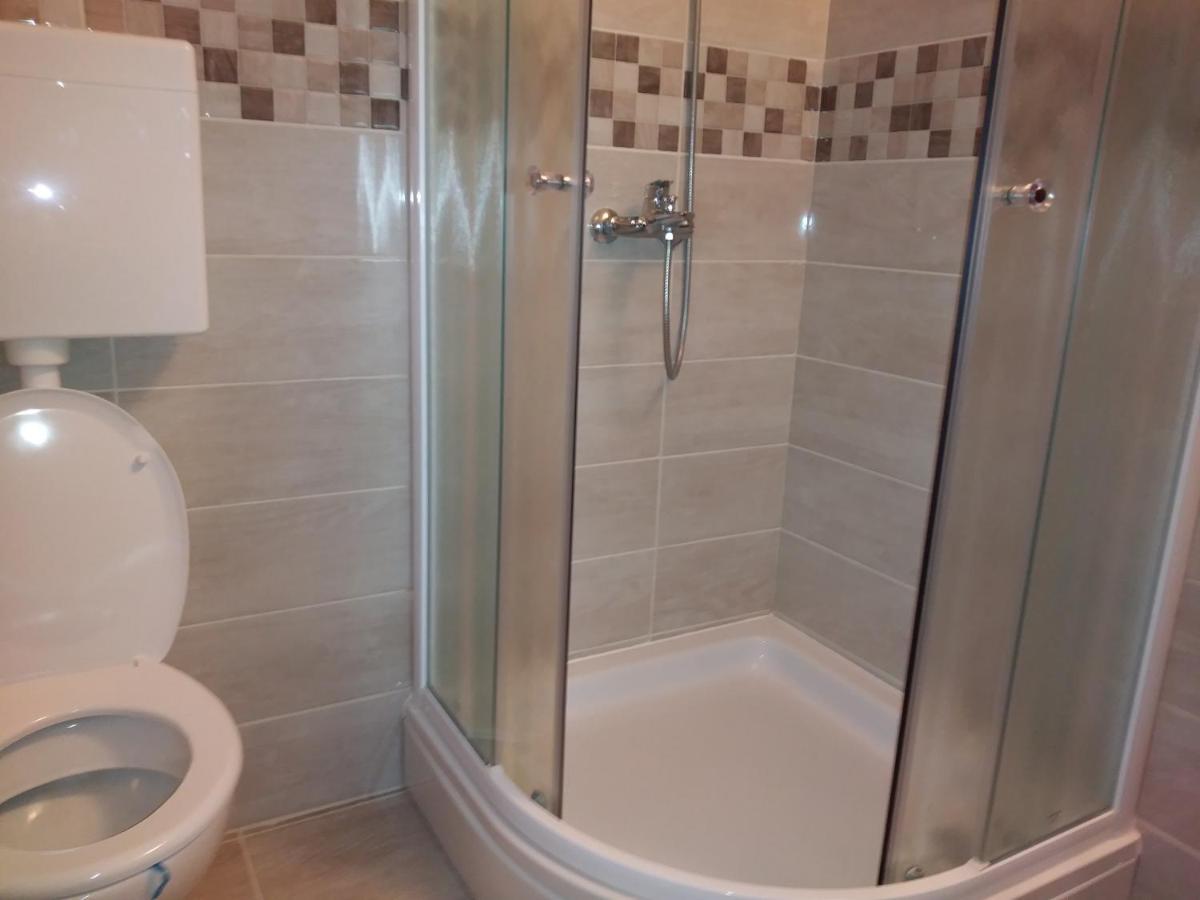 Nives Apartmani Pakoštane Buitenkant foto