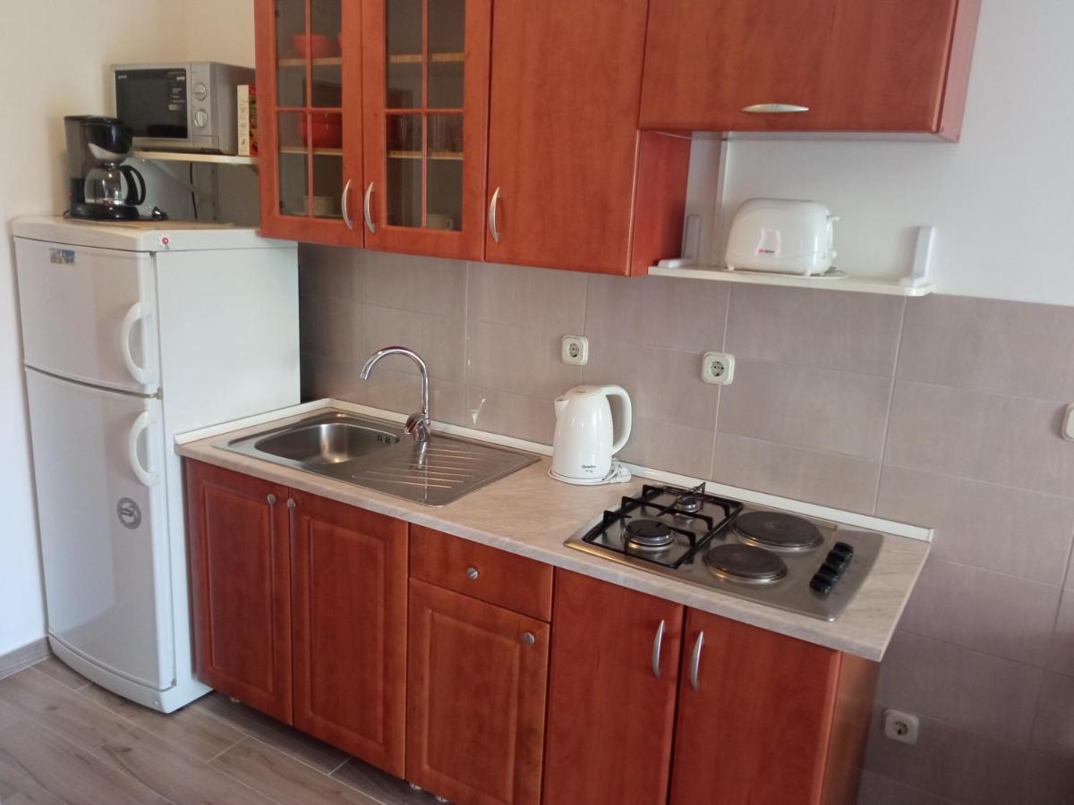 Nives Apartmani Pakoštane Buitenkant foto