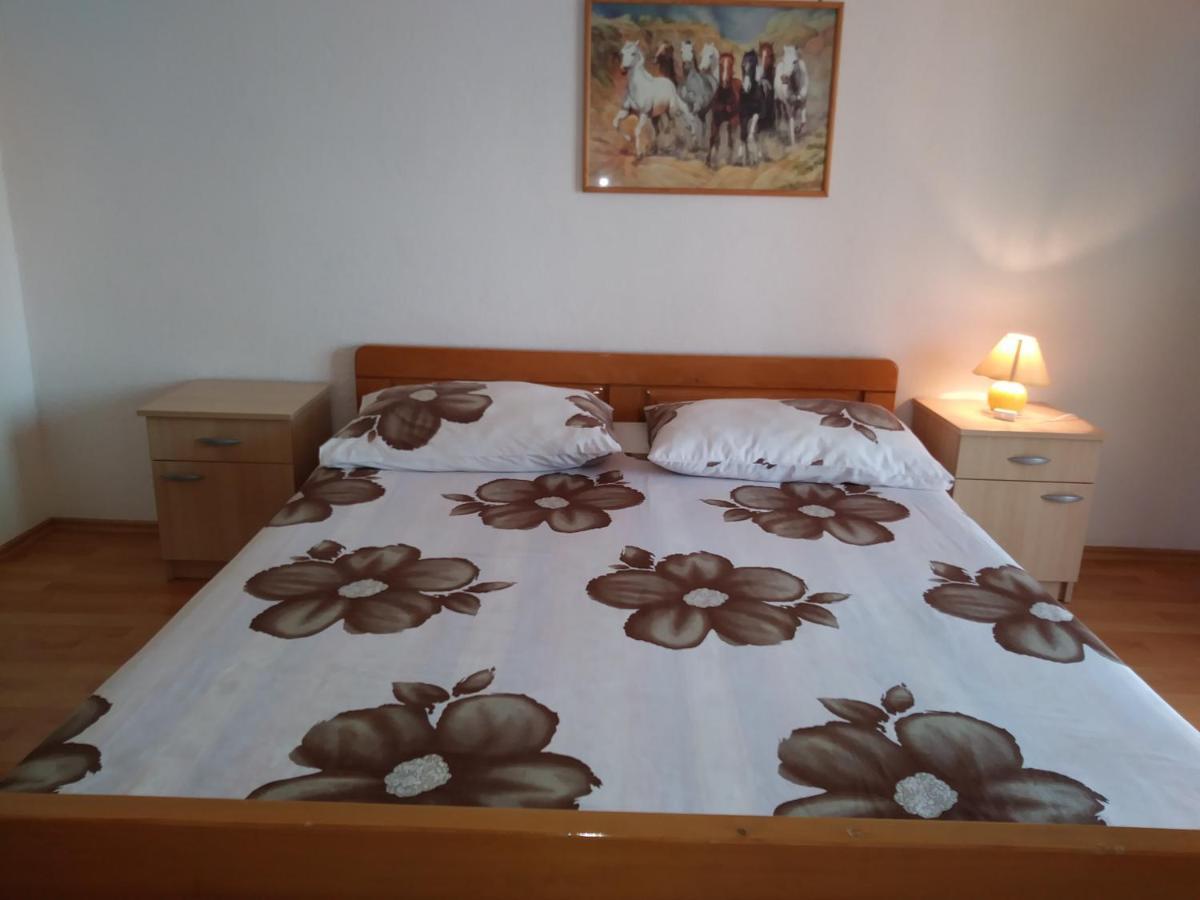 Nives Apartmani Pakoštane Buitenkant foto