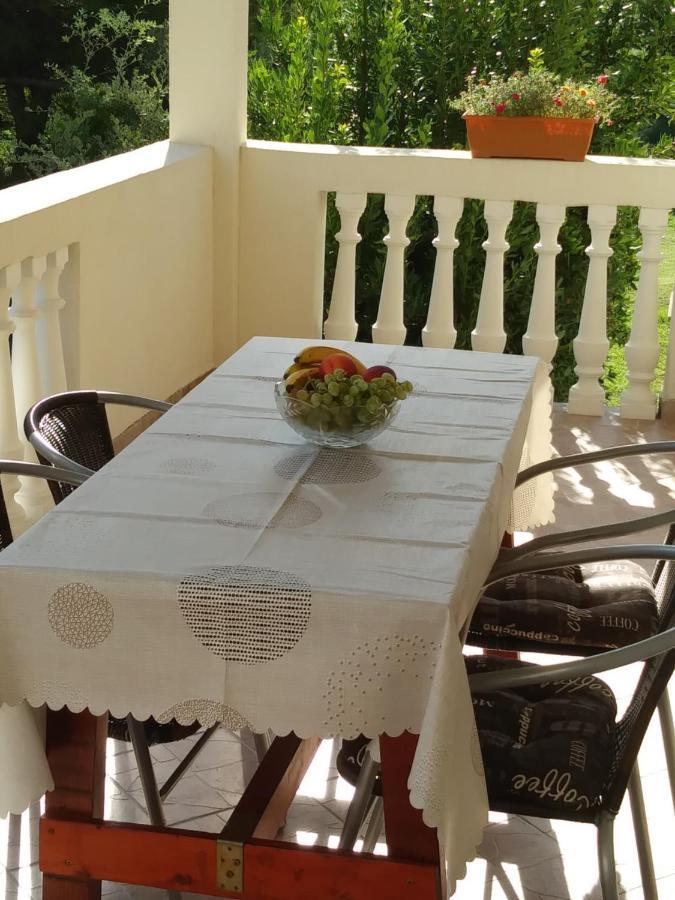 Nives Apartmani Pakoštane Buitenkant foto