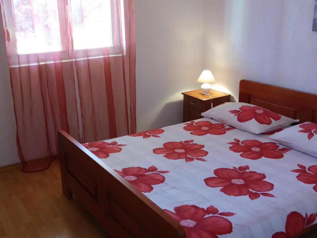 Nives Apartmani Pakoštane Buitenkant foto
