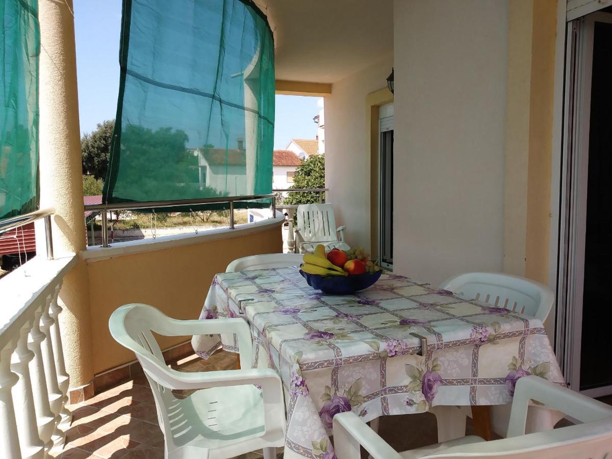 Nives Apartmani Pakoštane Buitenkant foto