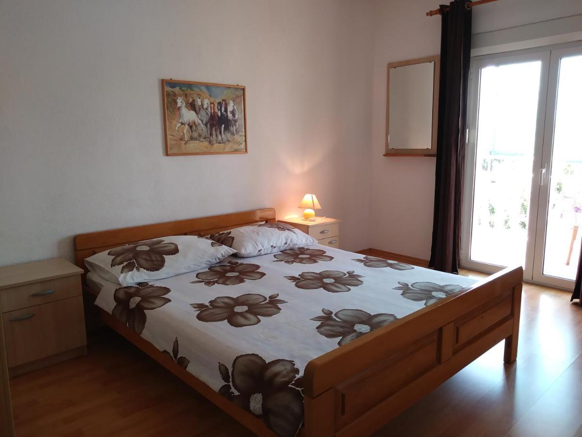 Nives Apartmani Pakoštane Buitenkant foto