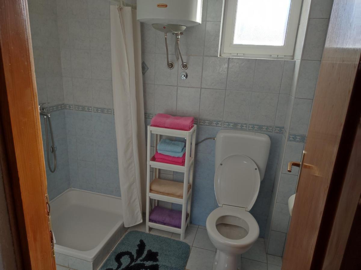 Nives Apartmani Pakoštane Buitenkant foto
